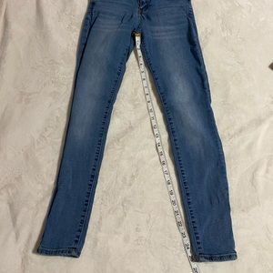 Ibiza high rise stretchy jeans.